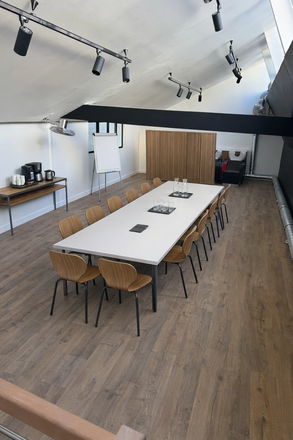 Les salles de réunion ou les co-working pour vos événements à la demi-journée ou journée